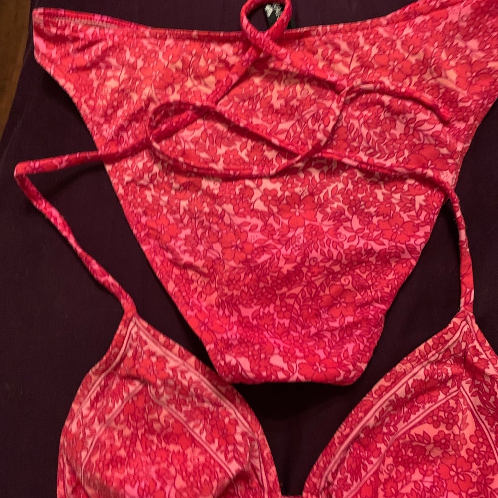 ❤️Bundle 2 for $20 Junior’s size M red bikini